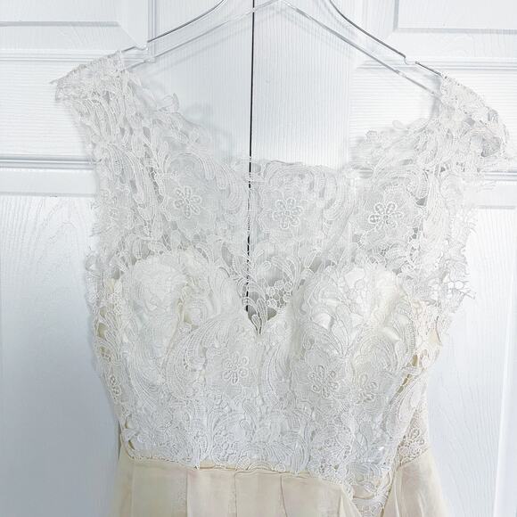 Sarah Seven Lace Overlay Sweetheart Neckline Fit and Flare Dress - Picture 2 of 12